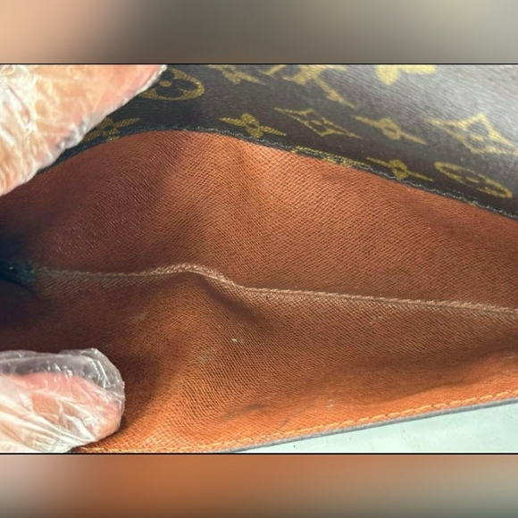 💚Louis VuittonPochette Bordeaux GM Crossbody🍁 - Picture 7 of 15